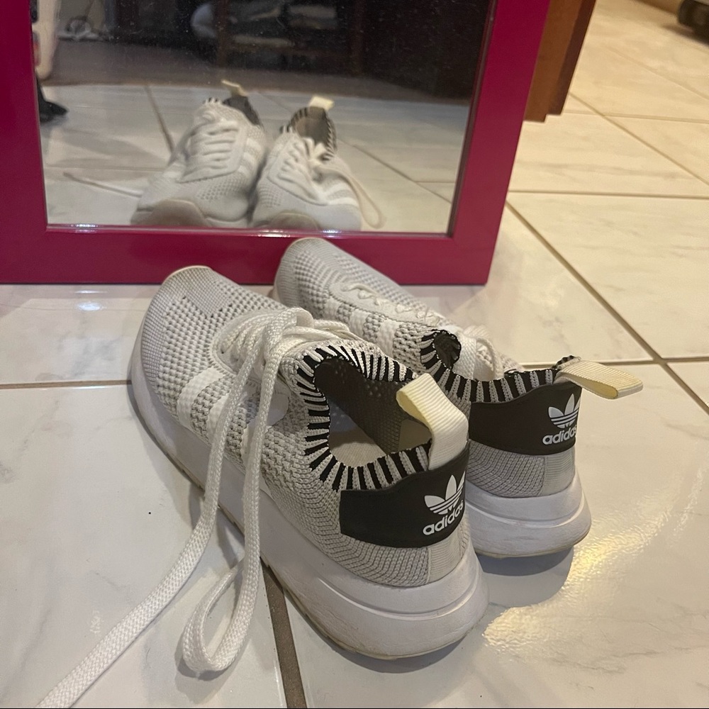 Adidas Flashback size 7.5